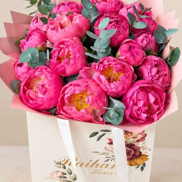 HAND BOUQUET PEONY